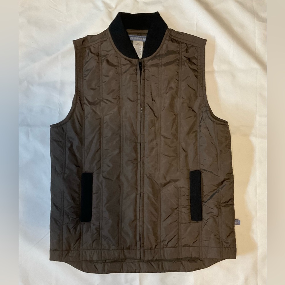 Boy’s Canyon River Blues Quilted Vest in Olive Green w/Black Collar and Pockets.